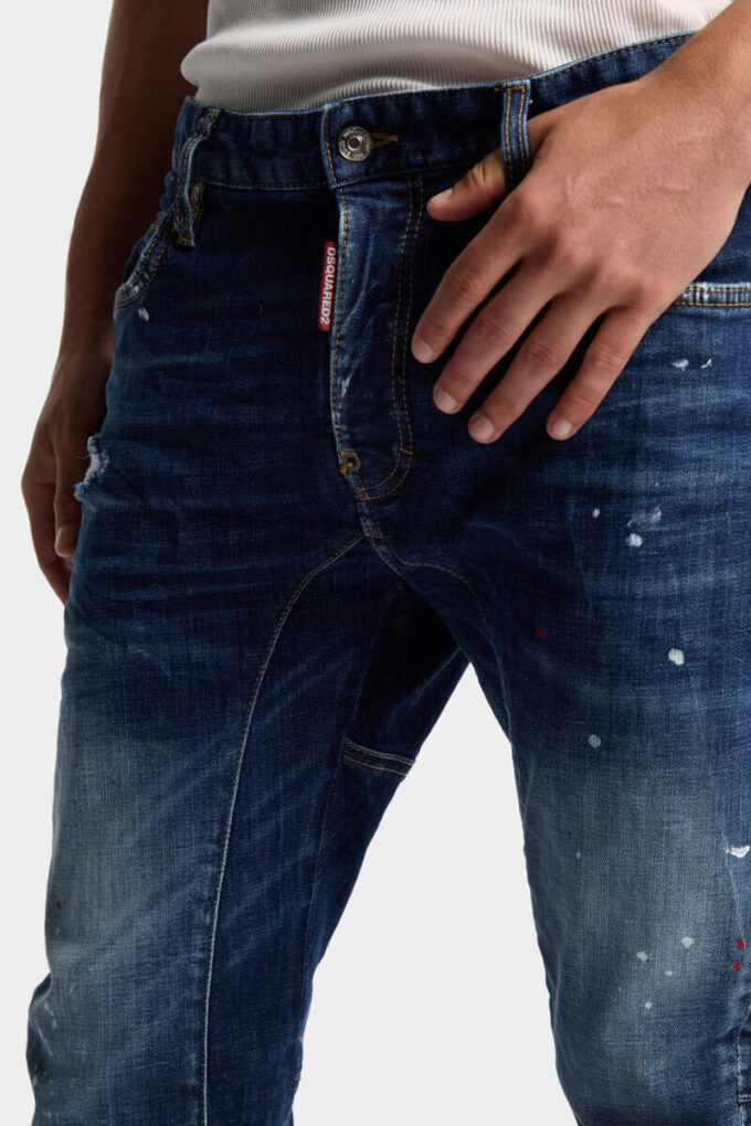 Biker Jean w średnim odcieniu czerwonego sprania
