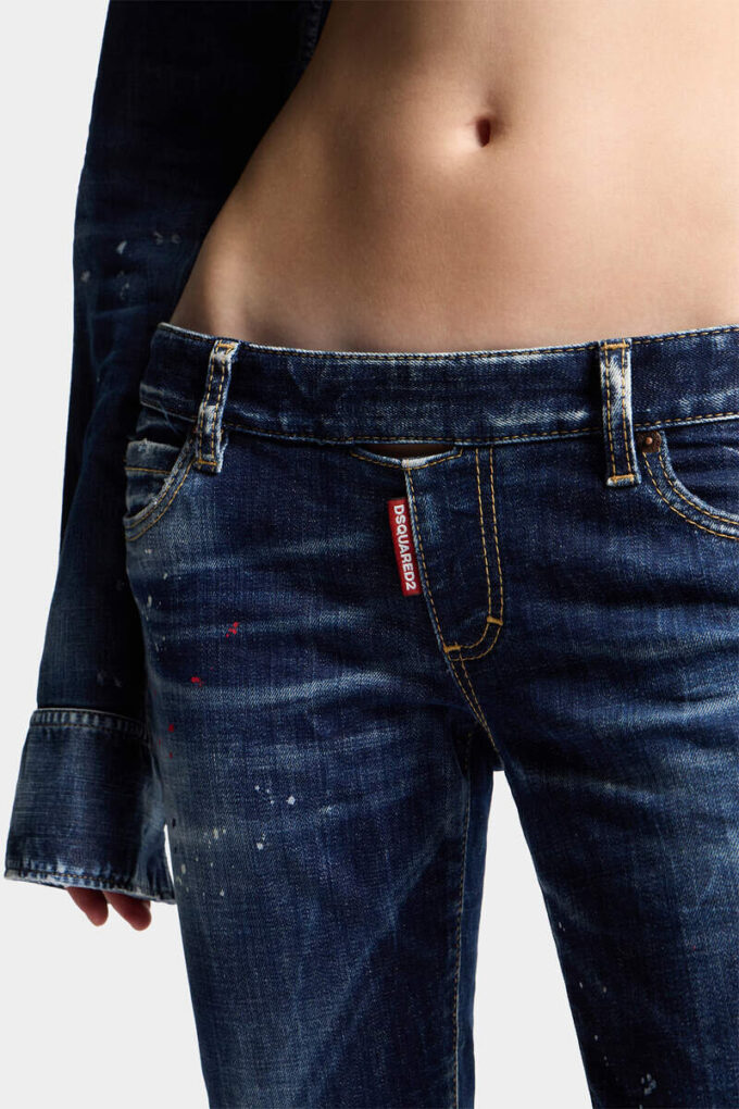 Ciemne letnie Jeansy z rozpiętym zamkiem Ciemne letnie Jeansy z rozpiętym zamkiem
