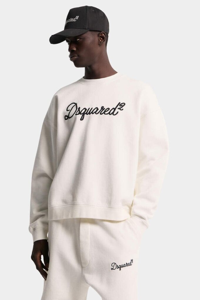 D2 Signature Relax Fit Crewneck D2 Signature Relax Fit Crewneck
