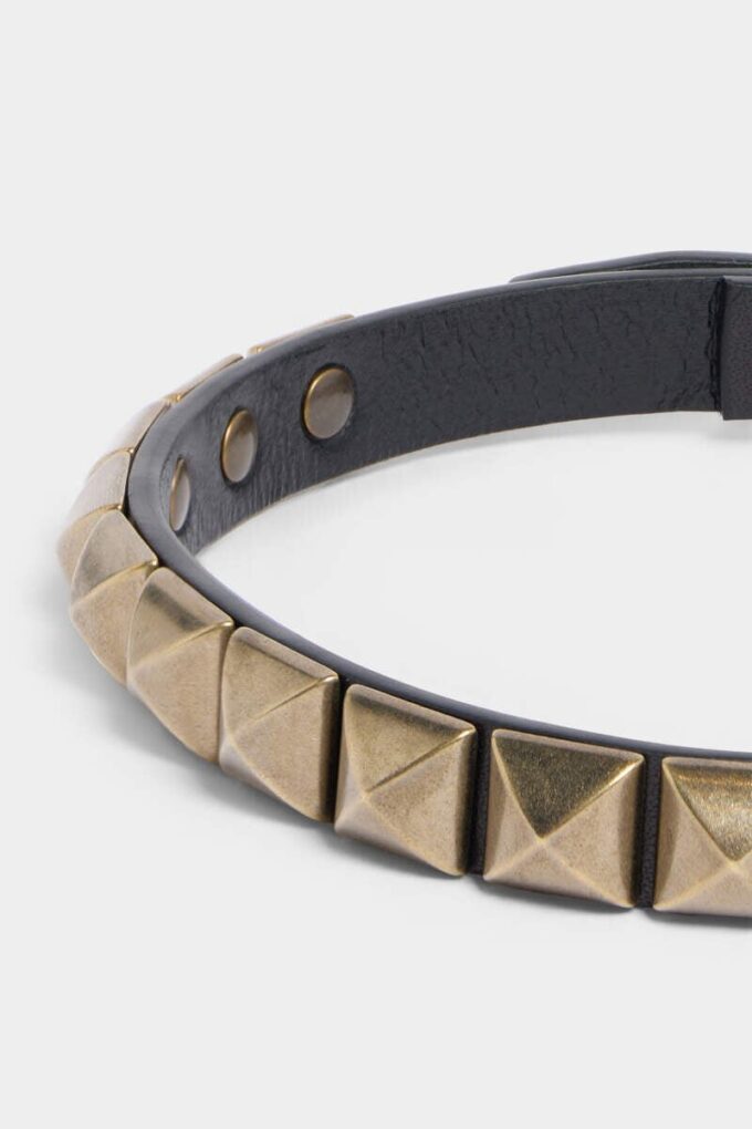 Naszyjnik typu choker z ćwiekami Naszyjnik typu choker z ćwiekami