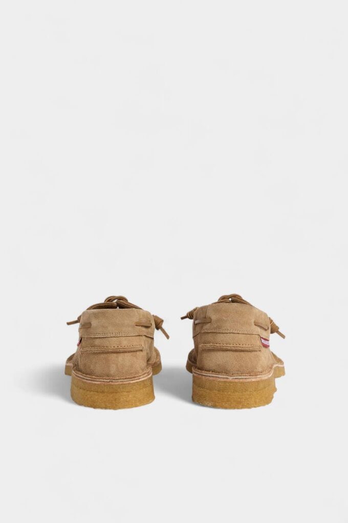 Neoklasyczne buty żeglarskie
