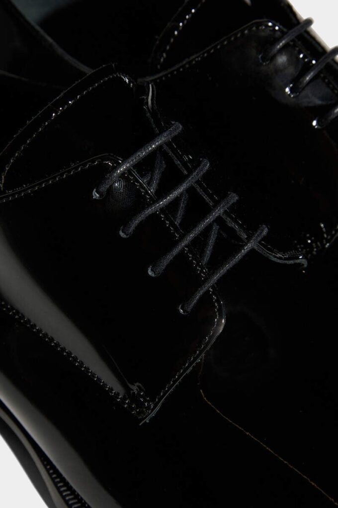Nowe buty sznurowane w stylu punk